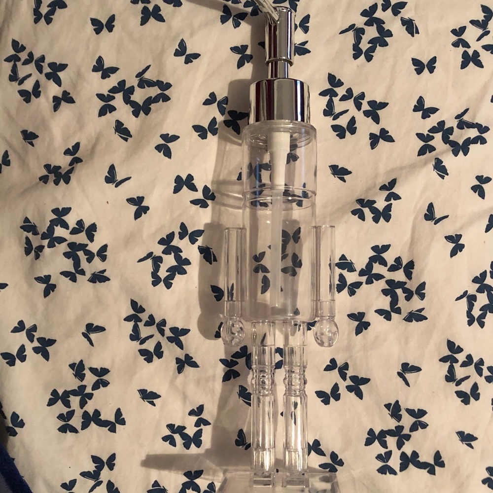 Clear Acrylic Soap Dispenser with Silver Pump